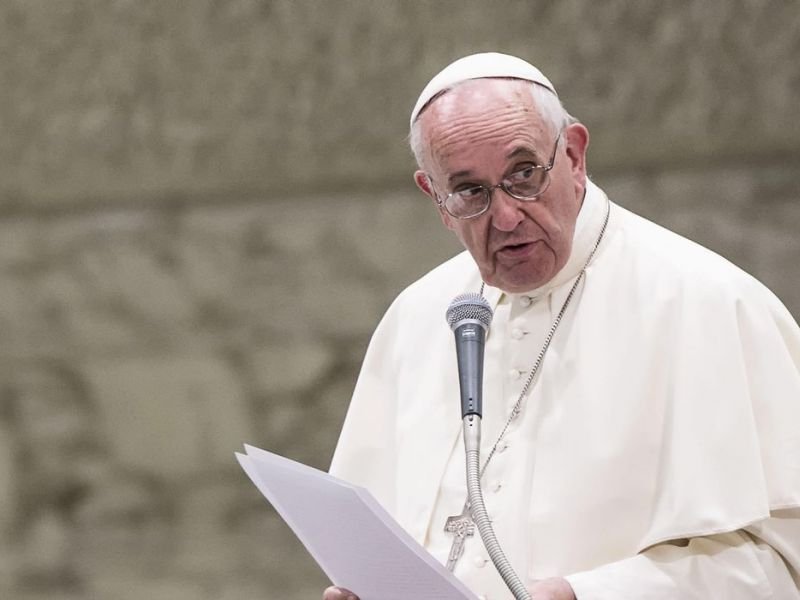 Papa Franciso reza por vítimas de enchentes na Bahia e em Minas Gerias