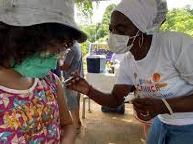 Confira a vacinação de pessoas com 12 anos ou mais em Salvador